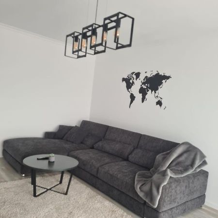 Panoramic Apartment Брашов Екстер'єр фото