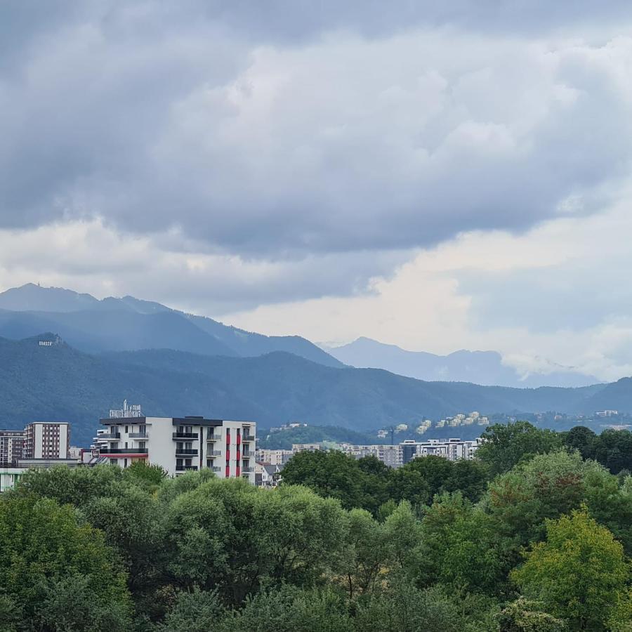 Panoramic Apartment Брашов Екстер'єр фото